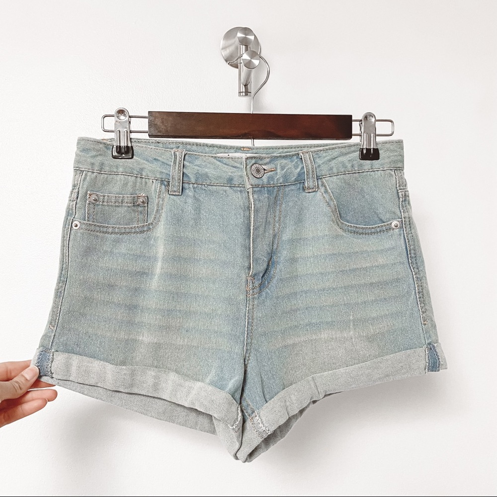 Love Tree Denim Light Wash Summer Vacation Casual Chic Cuffed Hem Short